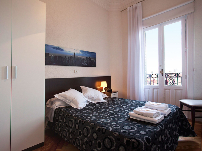Bedroom 3, Hostal Besaya, Madrid