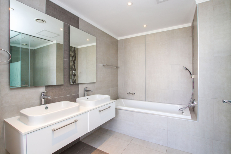 Bathroom 3, Sandton Smart Apartment Ten, City of Johannesburg
