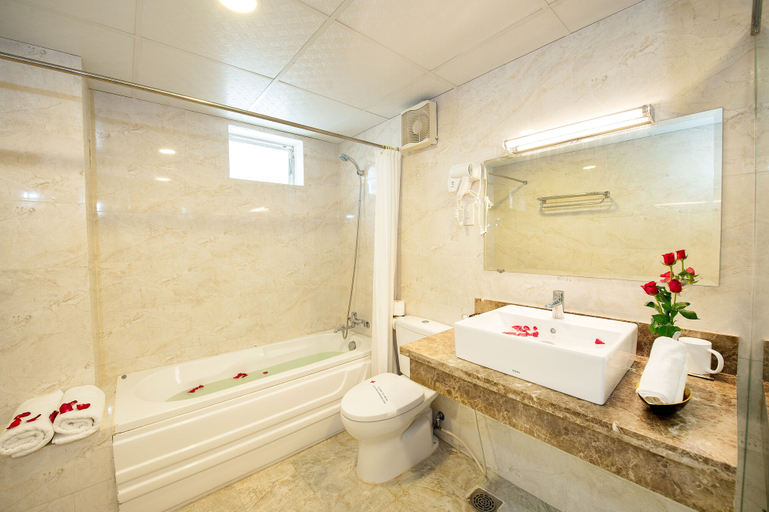 Bathroom 5, Palm Beach Hotel, Nha Trang