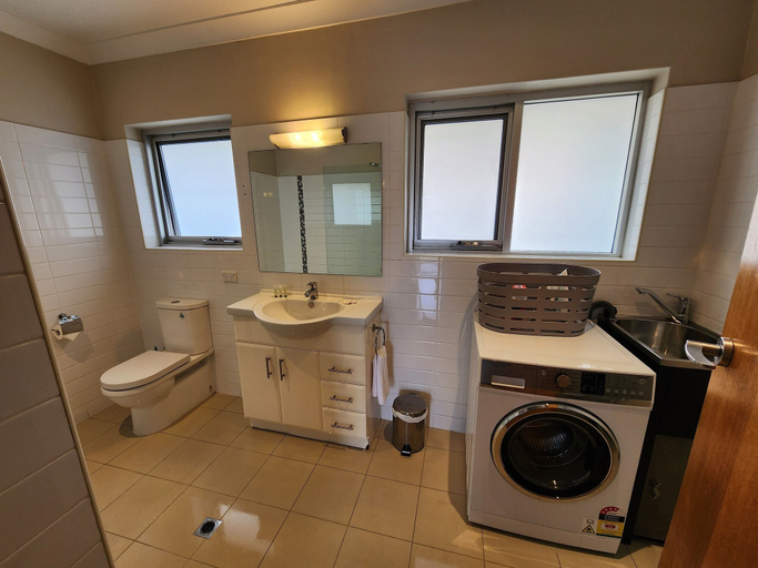 Bathroom 3, Ethelton Serviced Apartments, Adelaide
