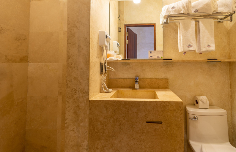 Bathroom 4, Hotel Madero, Querétaro