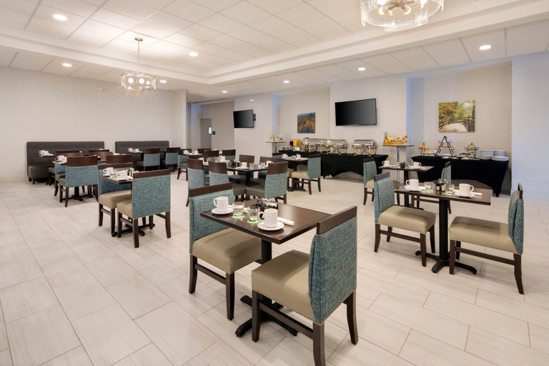 Food & Drinks 2, Holiday Inn CHARLOTTESVILLE-UNIV AREA by IHG, Charlottesville