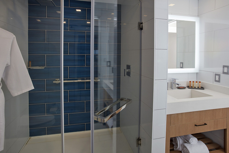 Bathroom 4, Oceans at Divi Little Bay