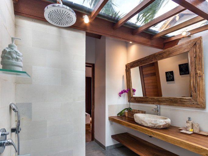 Bathroom 4, Villa Waterlily by Villa Finder, Badung