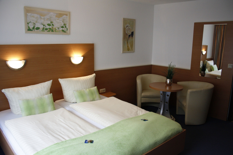 Bedroom 2, Hotel Pellmühle, Friesland