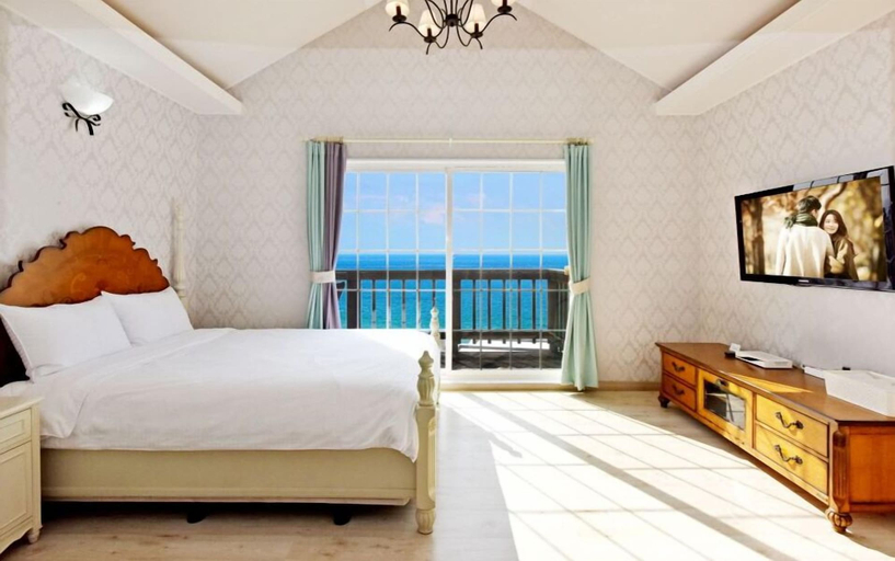 Bedroom 2, Namhae Bluemare Pension, Namhae