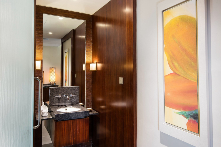Bathroom 16