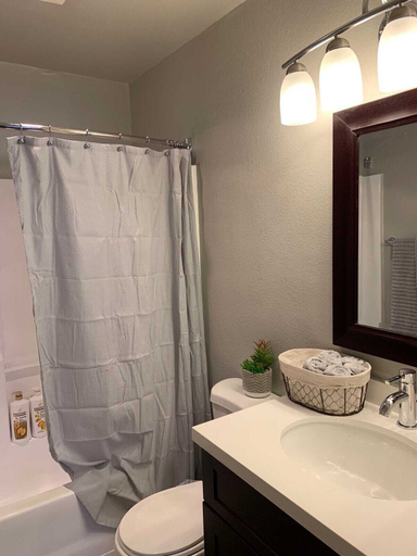 Bathroom, Hollywood Spacious Place, Los Angeles