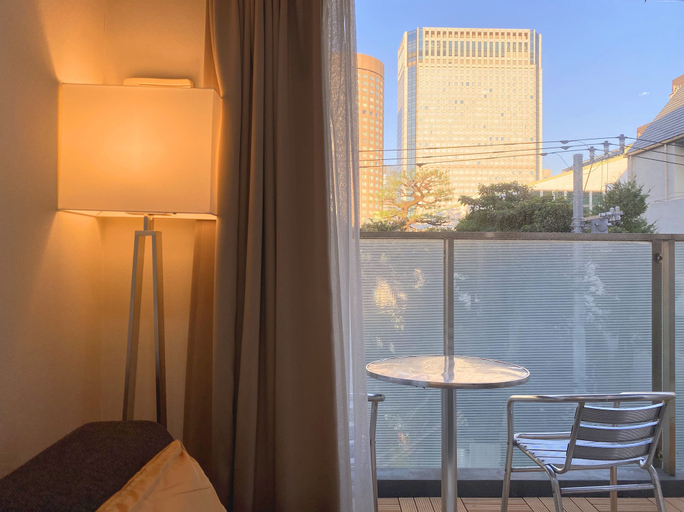 Exterior & Views 8