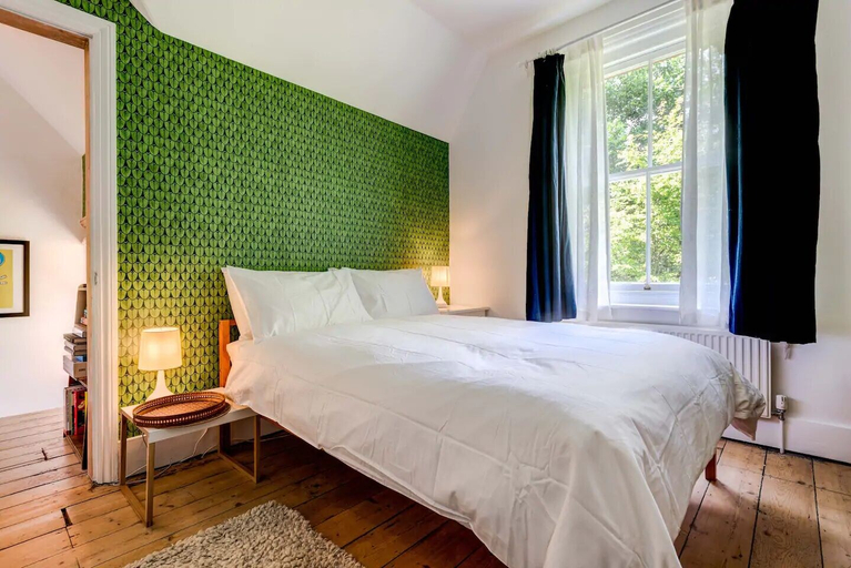 Bedroom 2, The Writers Retreat, East Sussex