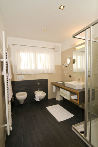 Bathroom 4, Hotel Pider, Bolzano