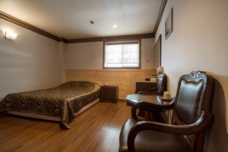 Bedroom 3, Jeju Gaia Hotel, Jeju