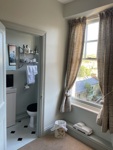 Bathroom 3, Ellesmere House, Somerset