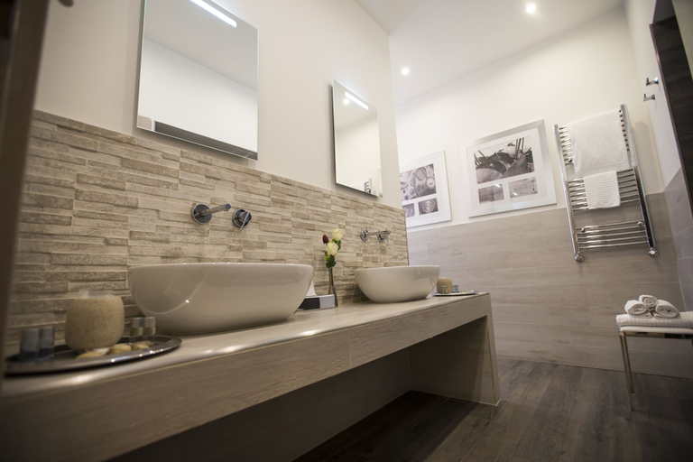 Bathroom 4, Town House 62, Rome