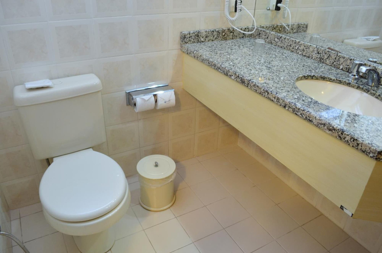 Bathroom 3, Hotel Atlantico Rio Grande, Rio Grande