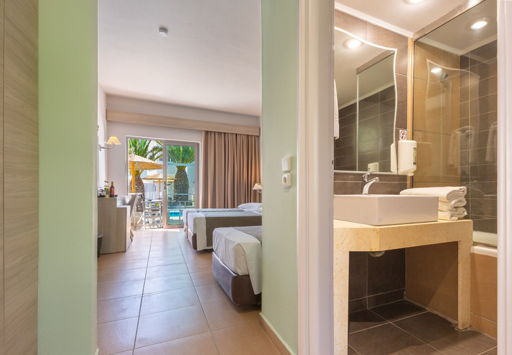 Bathroom 5, Akti Beach Club, South Aegean