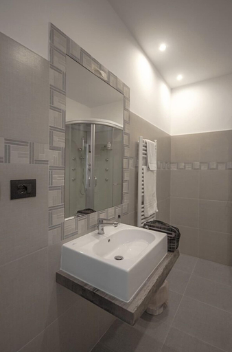 Bathroom 4, B&B del Duomo, Messina