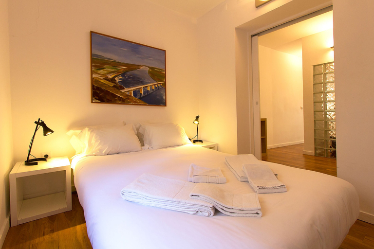 Bedroom 3, Typical Tailor Made Flat in Central Graça, Lisbon