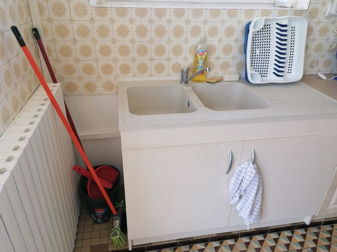 Others, Studio chez l'habitant, Sarthe