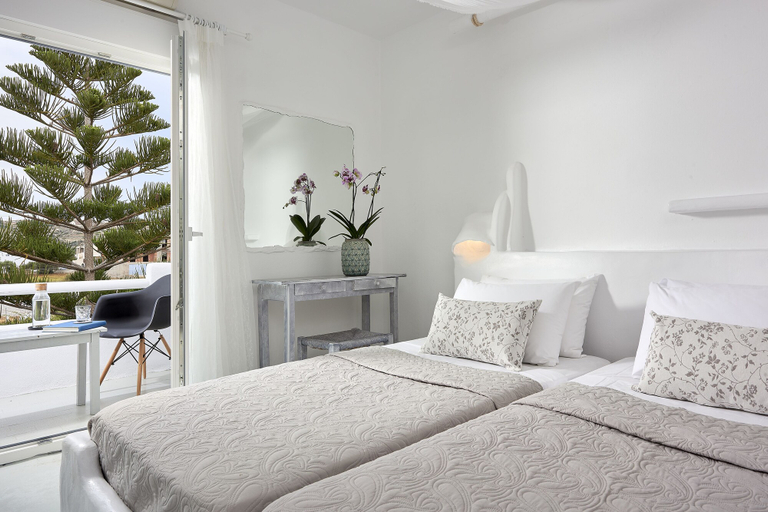 Bedroom 3, Milos Hotel, South Aegean