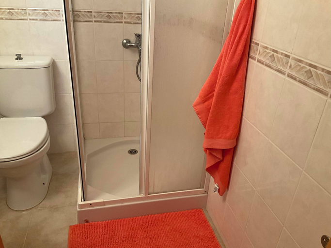 Bathroom 3, Fabulous 2 Bed Apartment in Safakoy Cyprus
