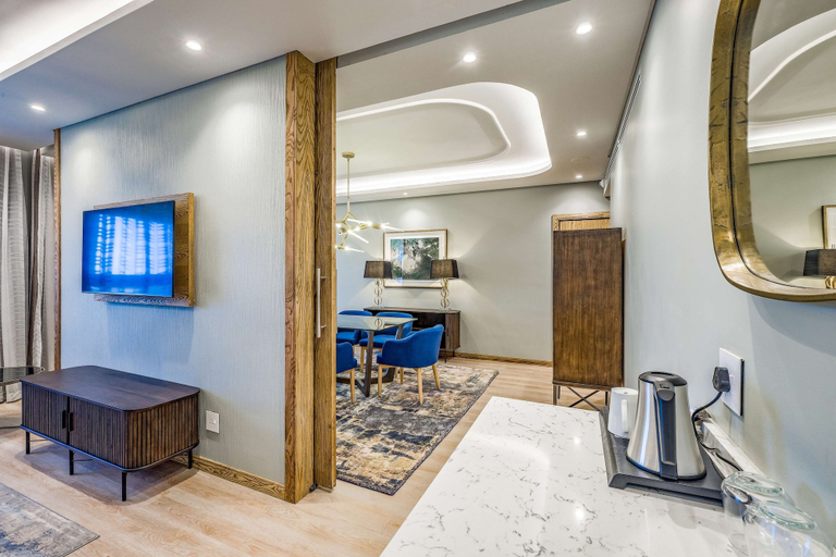 Bathroom 4, Radisson Hotel and Convention Centre OR Tambo Airport, Ekurhuleni