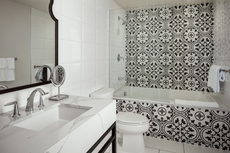 Bathroom 5, La Valencia Hotel, San Diego