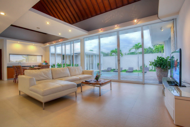 Others, Villa Umah Putih, Badung