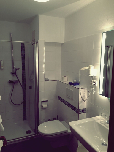 Bathroom 4, Hafen Hotel Schützenhof, Ostholstein
