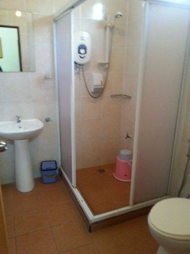 Bathroom 3, Seaside Travellers Inn, Papar