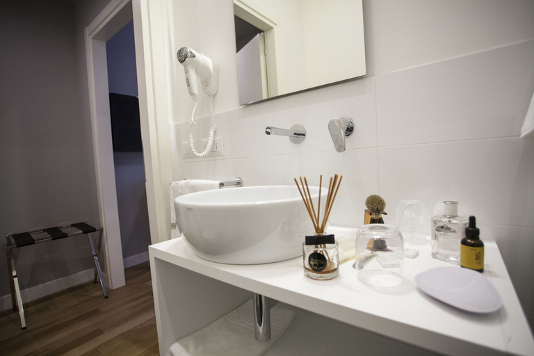 Bathroom 4, Hotel Il Sole, Florence