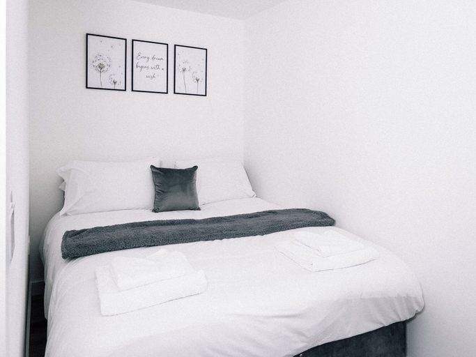 Bedroom 4, Stunning 2-bed Apartment in Banbury, Oxfordshire