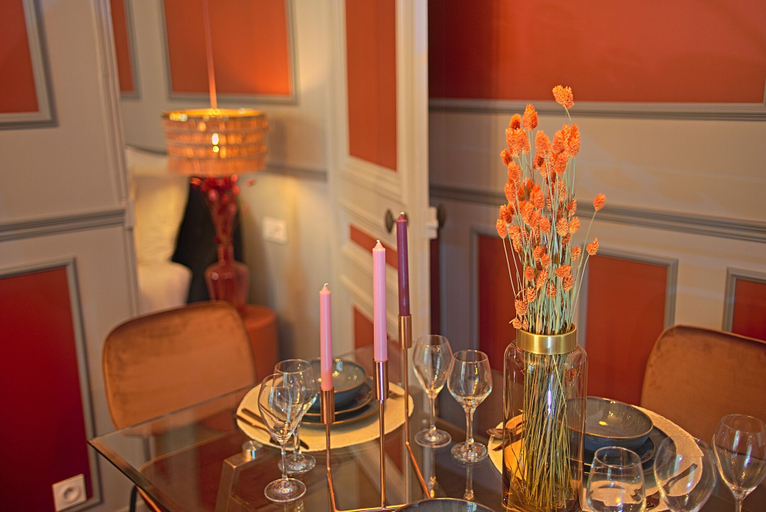 Others 5, The Lord Byron Suite, Paris