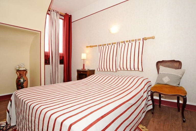 Bedroom 3, Hôtel la Tour, Loiret