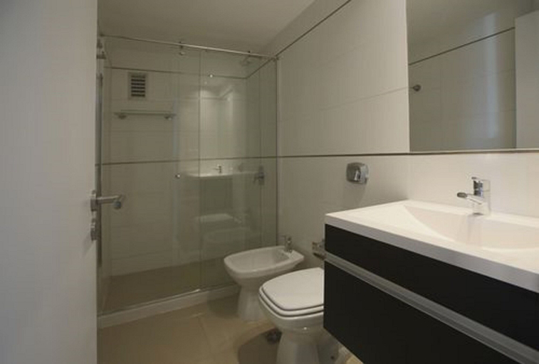 Bathroom 3, Mercosur Universitas Apart Hotel, Montevideo