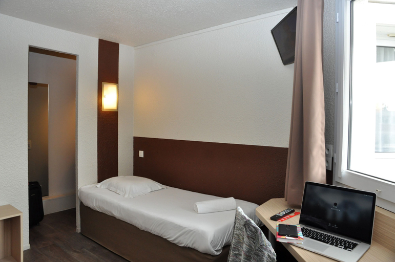 Bedroom 4, BHôtel De Caen, Calvados