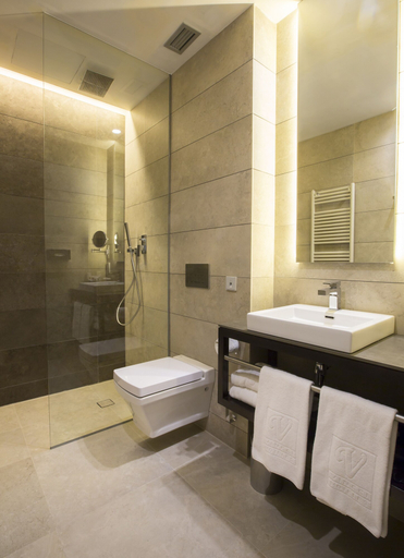 Bathroom 5, Vincci Mercat Hotel, Valencia