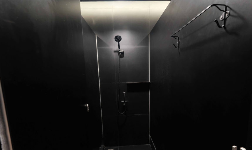 Bathroom 5, Kloem Hostel - Adults Only, Ratchathewi