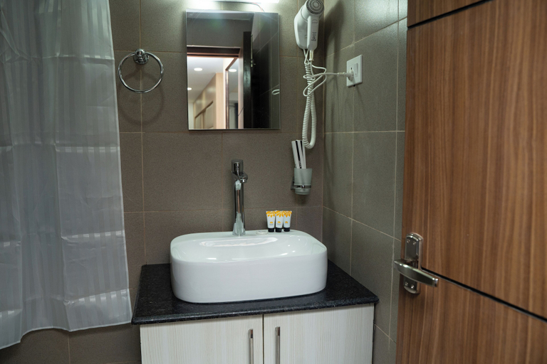 Bathroom 4, Hotel Mustang Holiday Inn, Bagmati