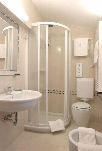 Bathroom 4, Hotel Atlantide, Venezia