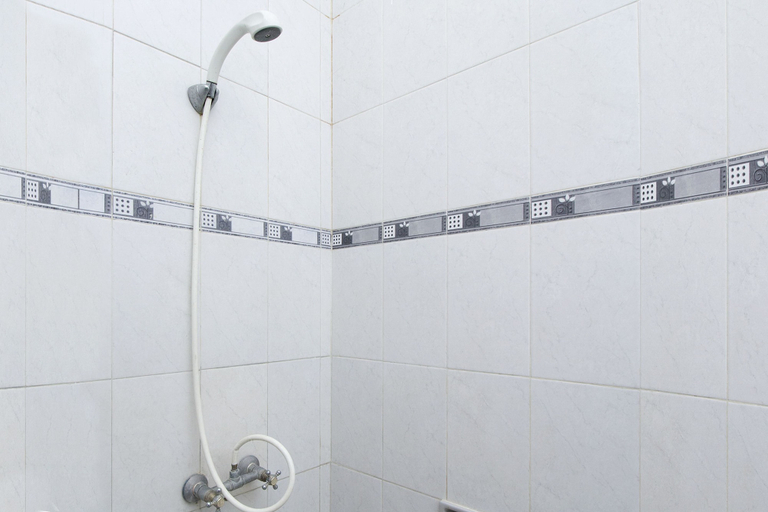 Bathroom 3, OYO 1196 Hotel Pura Puspa Rosa, Sleman