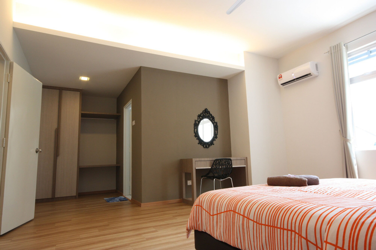 Bedroom 12
