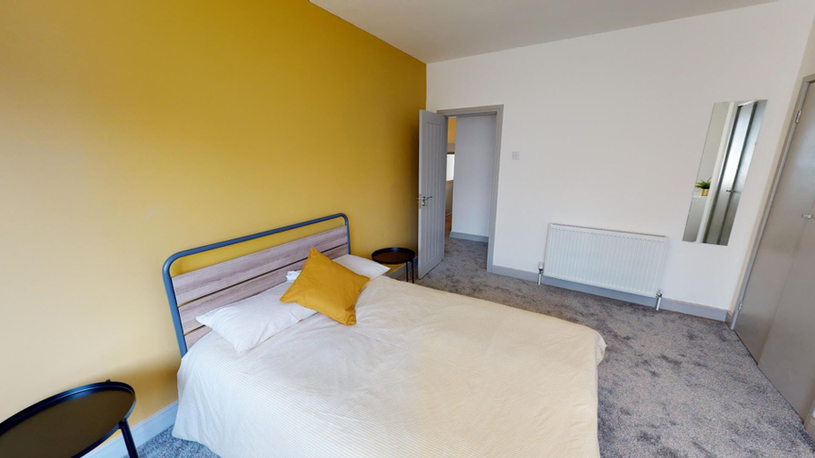 Room 4, Stunning City Centre-uni Town House, Sunderland
