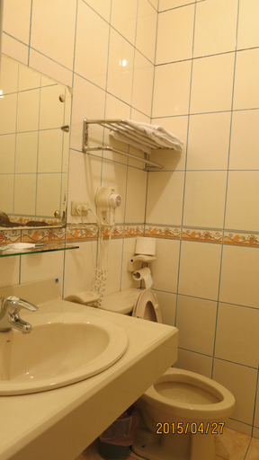 Bathroom 3, Quan Fu Tan Hui Hotel, Nantou