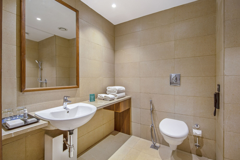 Bathroom 4, Golden Tulip Jalandhar, Jalandhar