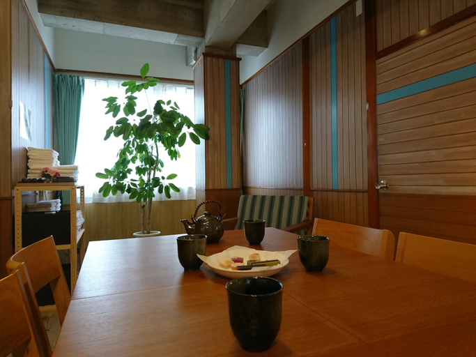 Food & Drinks 5, TOKU Marine House, Itoman