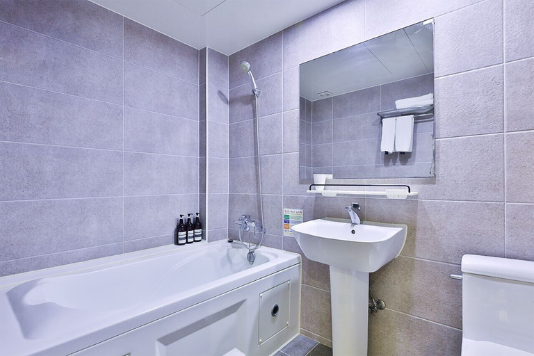 Bathroom 3, The First Hotel, Changwon