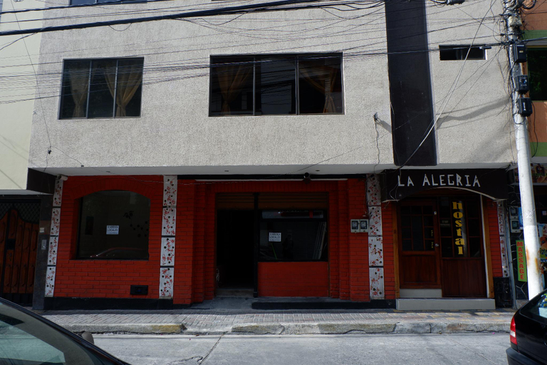Entrance 4, La alegría hostel, Baños