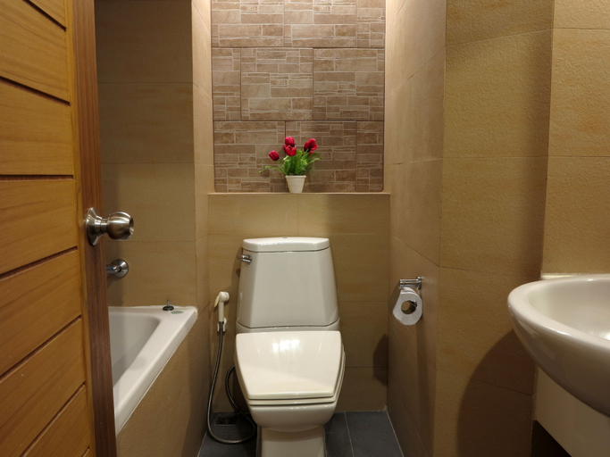 Bathroom 5, Windmill Resort Hotel, Pattaya