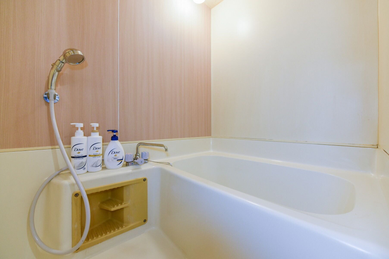 Bathroom 3, Heights Showa 207, Sapporo
